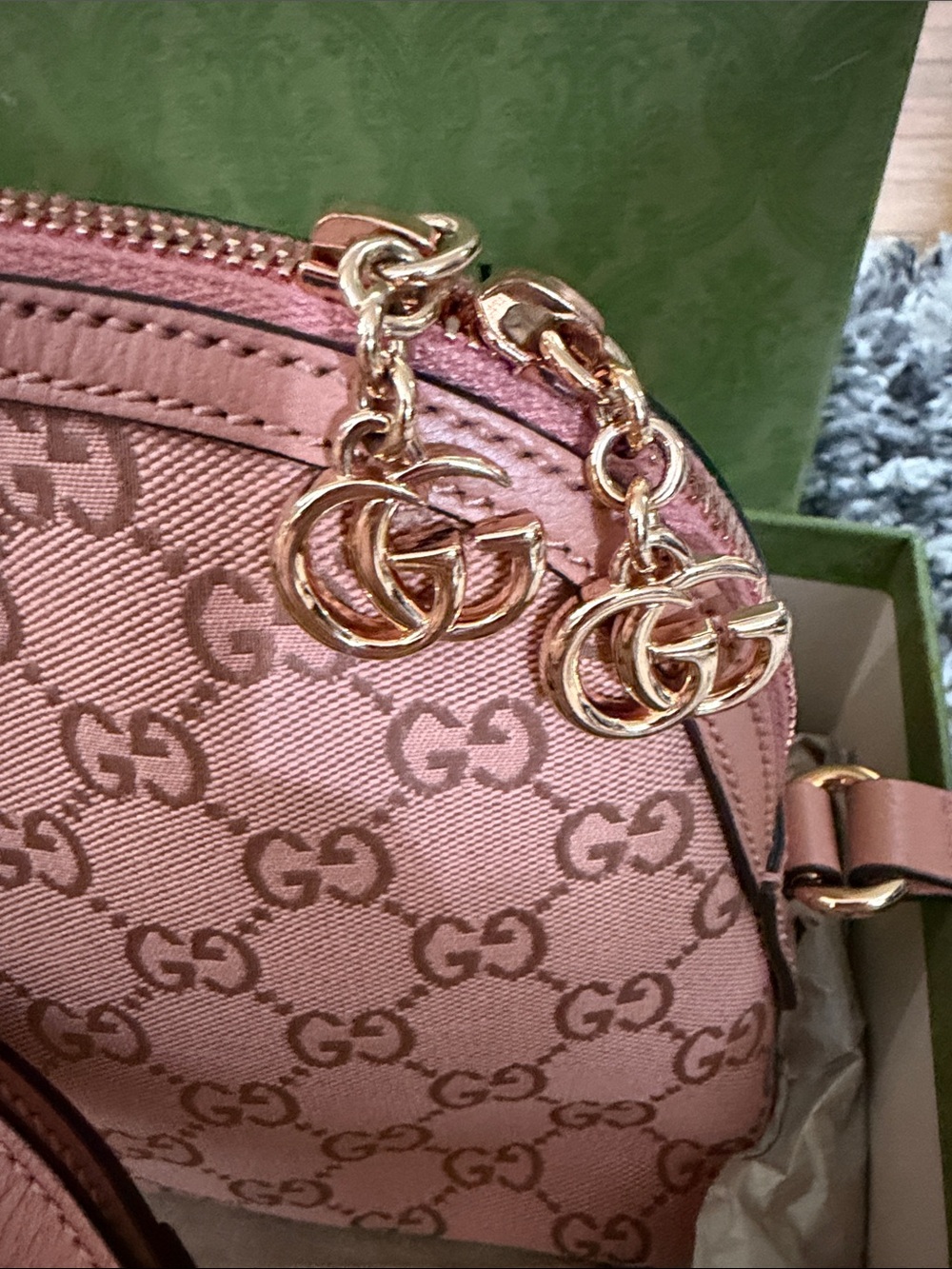 Gucci Pink GG Canvas Crossbody Bag with Gold Hardware - Picture 5 of 16